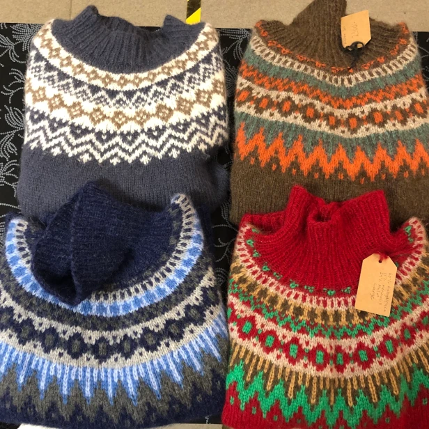 Knitted sweaters in alpaca, merino wool